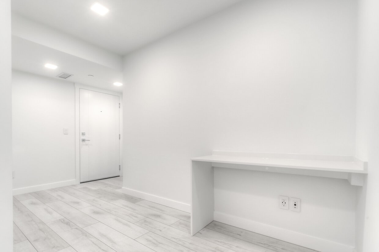 Primary Photo - 2424 2 Av NW