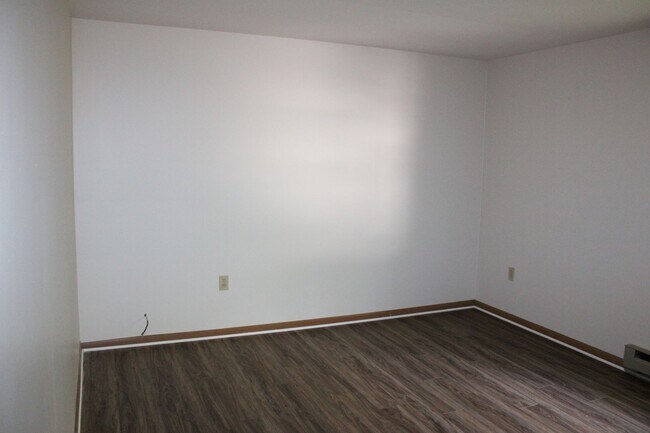 Building Photo - 11784 White Oak Rd