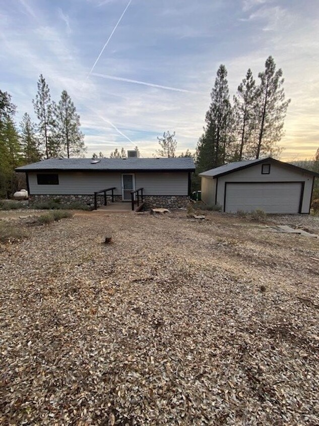 Primary Photo - 3 Bedroom 2 Bathroom Manufactured home on ...