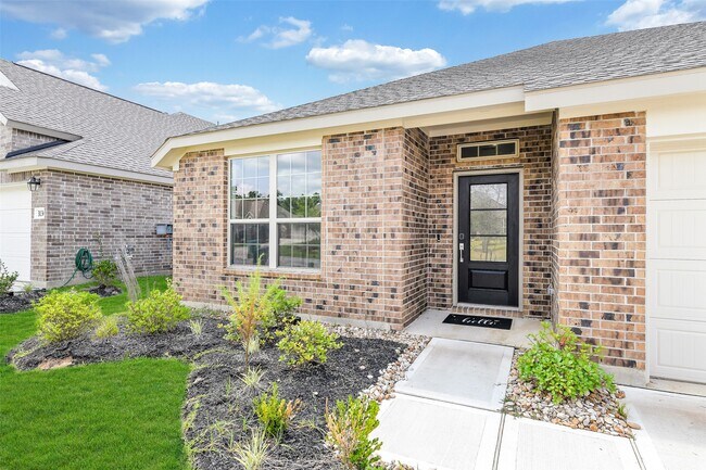 Foto del edificio - 3126 Stonebriar Dr