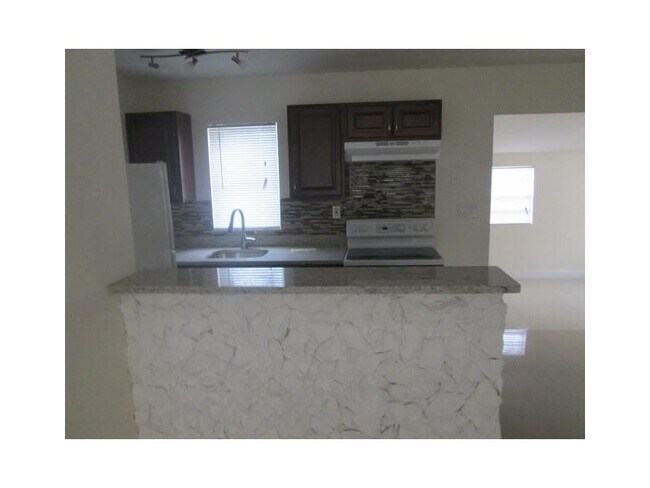 Foto del edificio - 1840 NW 33rd Ter