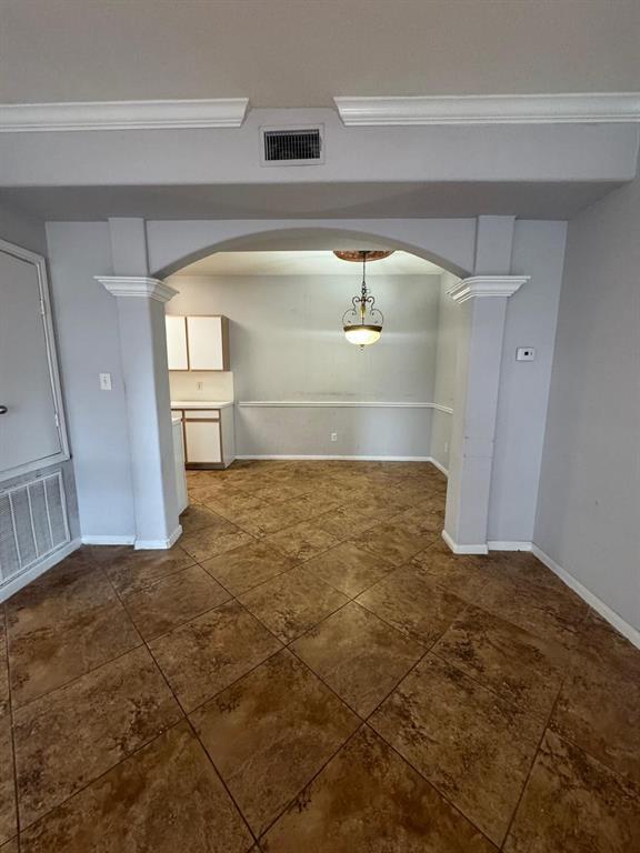 Building Photo - 6289 Wilcrest Dr