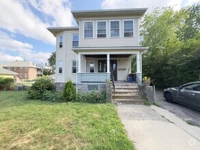 Building Photo - 67 Willow St