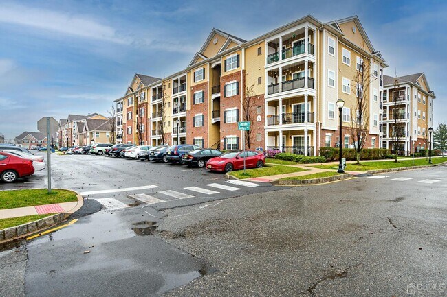 Building Photo - 545 E Celebration Way