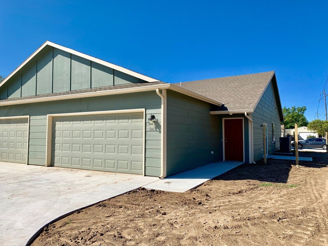 Recent construction -- 3 bed/ 2 bath Dupl... - Recent construction --  3 bed/ 2 bath Dupl...