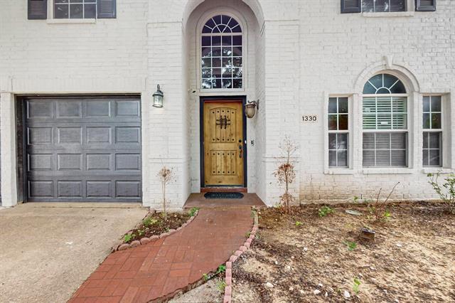 Building Photo - 1330 Kensington Ct