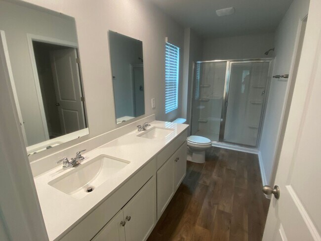 Foto del edificio - Introducing this beautiful like new 3 bed 2 bath home located in the Windsong II S/D. in Rincon, GA!
