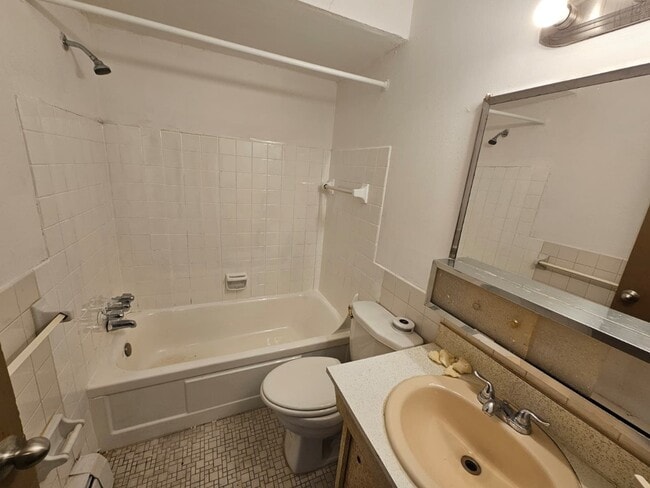 Building Photo - 1885 N Taylor Rd