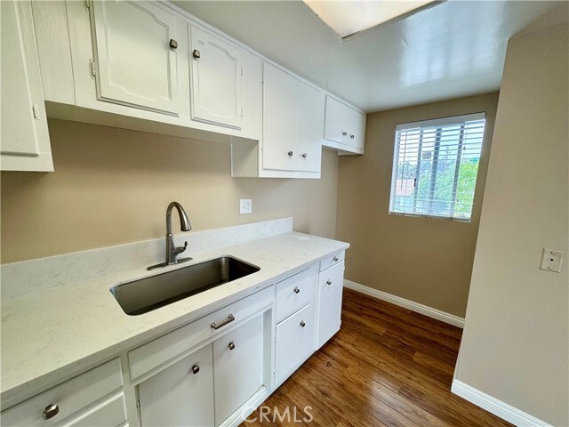 Foto del edificio - 2150 San Anseline Ave