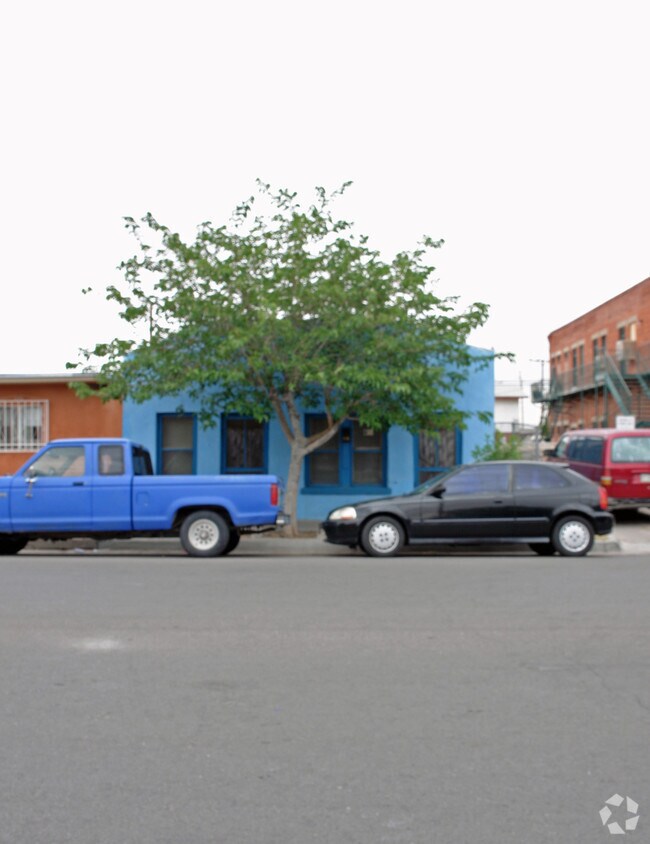 Building Photo - 616 Florence St