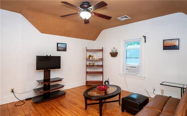 Foto del edificio - 3-14 Belair Ave