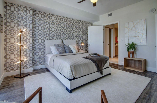 Building Photo - 2 br, 2 bath  - 8332 S Dixie Hwy  APARTMENT