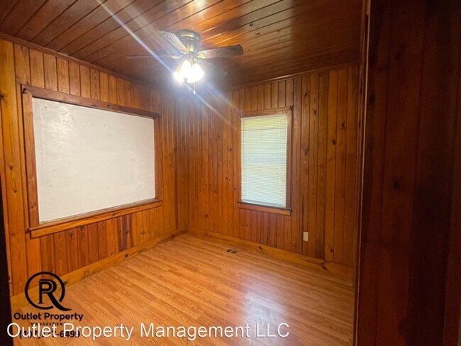 Foto del edificio - 3 br, 1 bath House - 11130 NE 145th St
