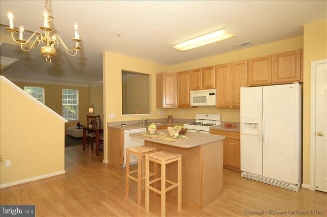 Building Photo - 52 Golden Ash Way