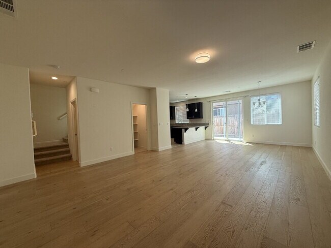 Foto del edificio - 3654 el Dala Ln