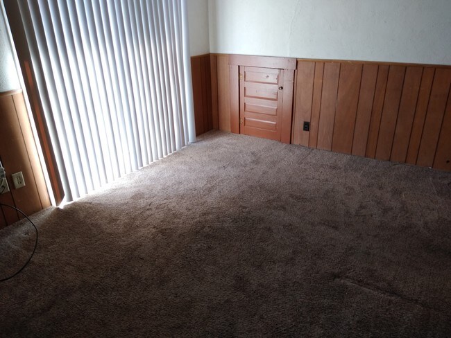 Building Photo - 2410 1/2 W Douglas Ave