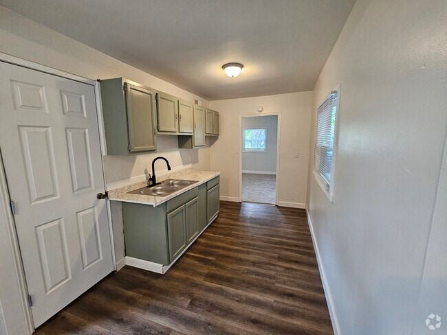 Building Photo - 877 S Ashburton Rd