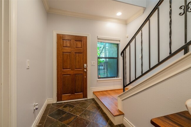 Building Photo - 1802 Rosalie St