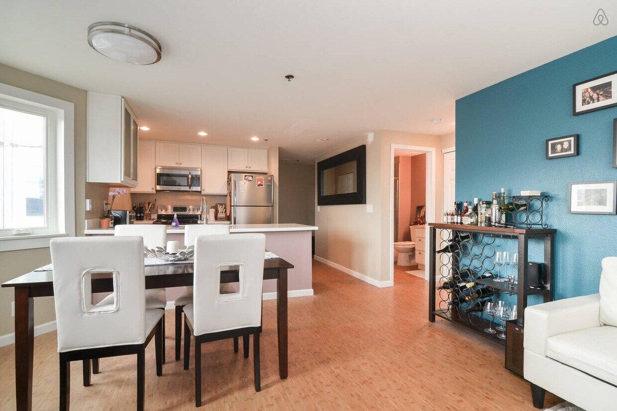 Foto principal - 1616 Summit Ave