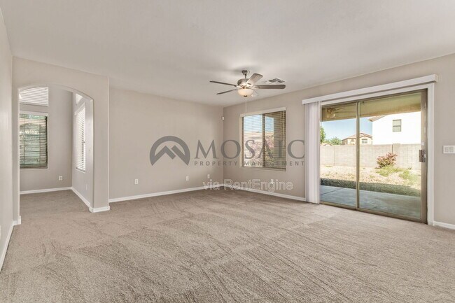 Foto del edificio - 2242 W Green Tree Dr