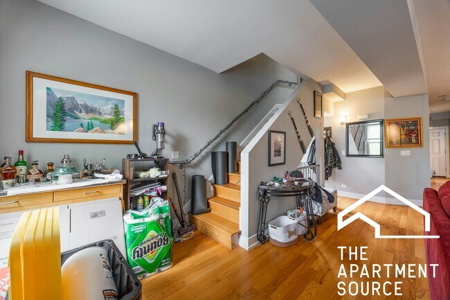 Foto del edificio - 3023 N Oakley Ave