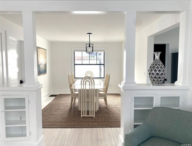 Foto del edificio - 10 E Montauk Hwy