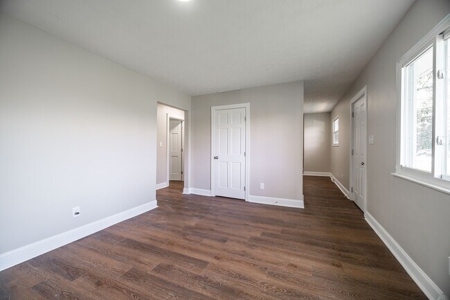 Building Photo - 1284 Augmont Ave
