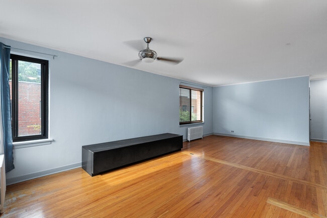 Foto del edificio - 1208 W Chase Ave