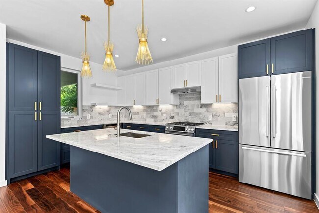 Foto del edificio - 7603 Creston Ln