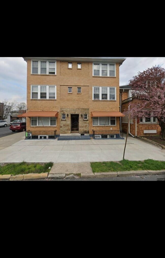 Building Photo - 949 N 19th St