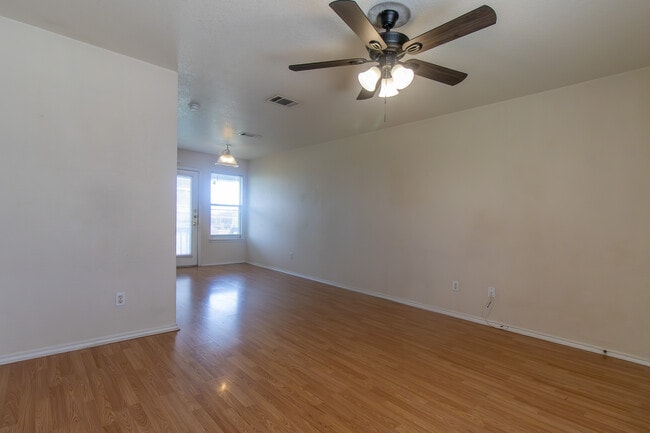 Building Photo - 5710 Greengate Dr