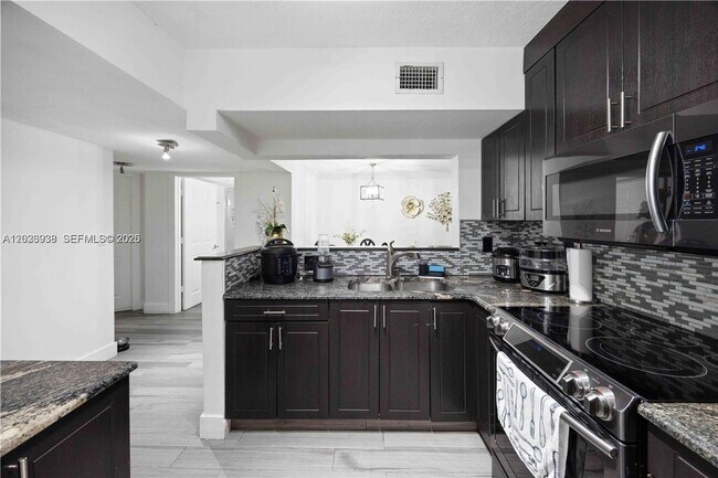 Foto del edificio - 12505 NW 11th Ln