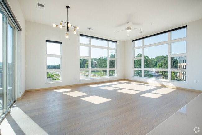 2BR, 2BA - 1212SF - Cariad