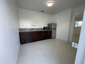 Building Photo - 541 W 49th St