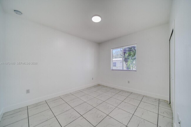 Foto del edificio - 14710 NE 7th Ct
