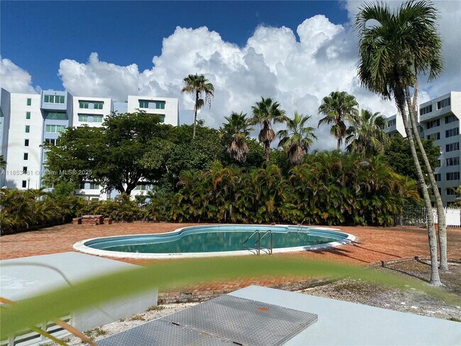 Foto del edificio - 9143 SW 77th Ave