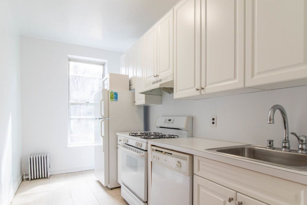 Primary Photo - 357 7th Ave