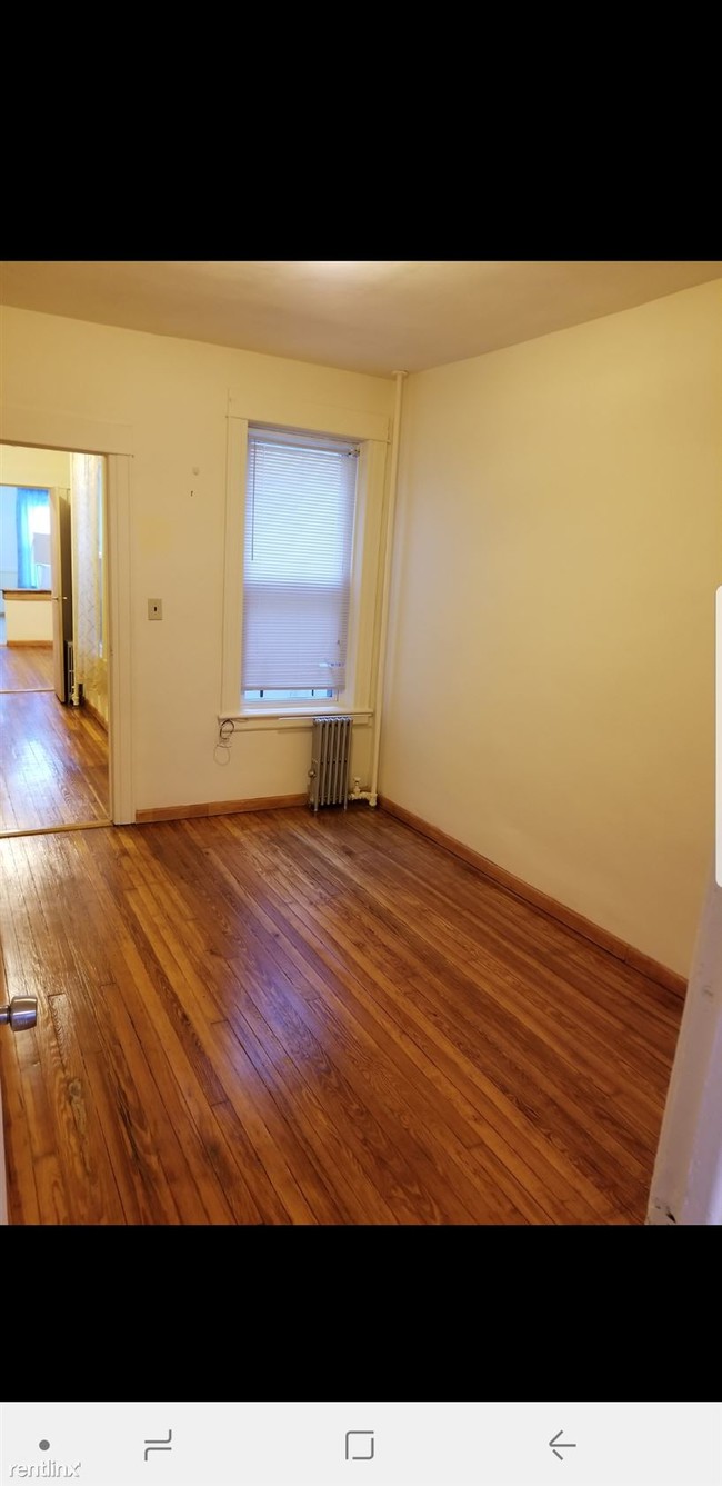 Building Photo - 2 br, 1 bath Apartment - 7129 66th St