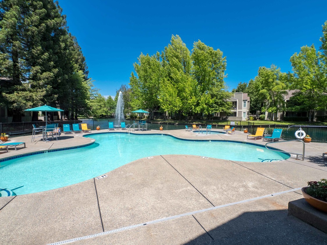 Harbor Oaks Apartments 2227 River Plaza Dr Sacramento, CA