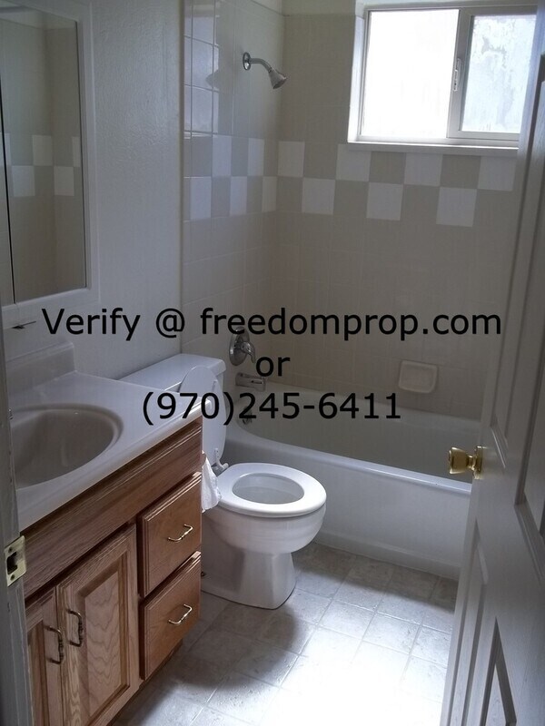 Foto del edificio - 1625 White Ave