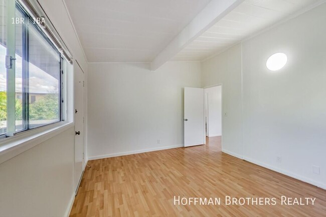 Foto del edificio - 2552 E 16th St