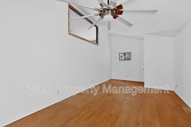 Building Photo - 9230 Osuna Pl NE