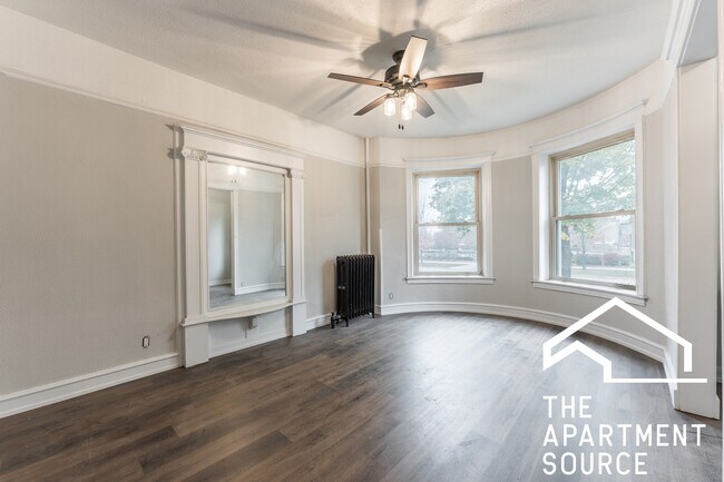 Building Photo - 4615 S Prairie Ave
