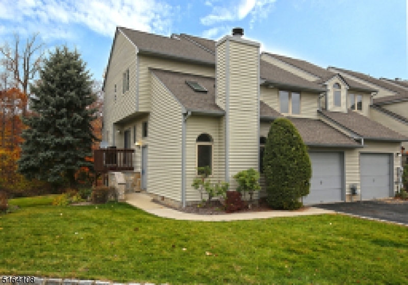 Primary Photo - 10 Fowler Dr