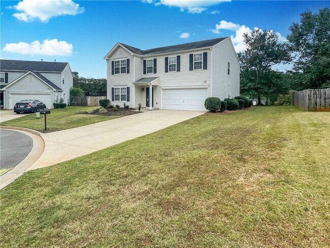 Building Photo - 6205 Tree Ridge Dr N W