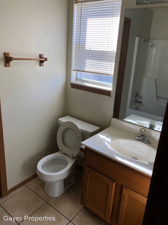 Foto del edificio - 2 br, 2 bath House - 1684 Linda Jo Pl