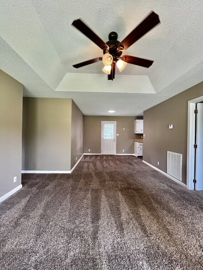 Building Photo - 3427 Oak Lawn Dr