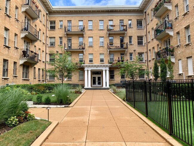 Building Photo - 1401 Columbia Rd NW