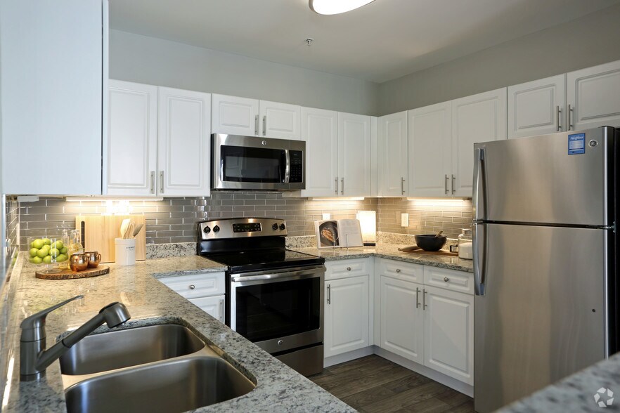 Sofi At Salem Station