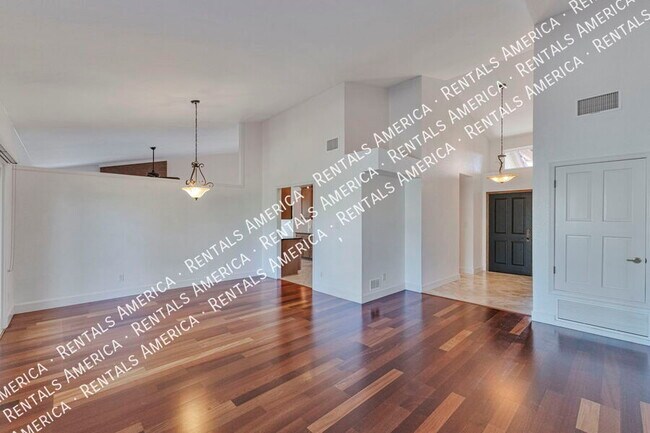 Foto del edificio - 8121 E Coronado Rd